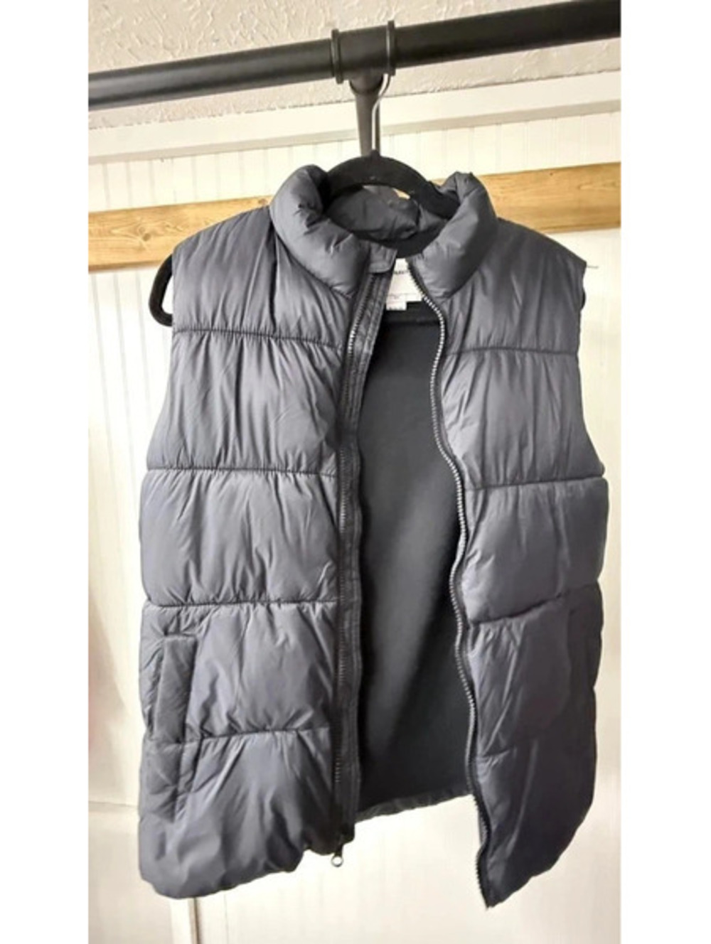 Old navy puffer vest teens 14/16 black